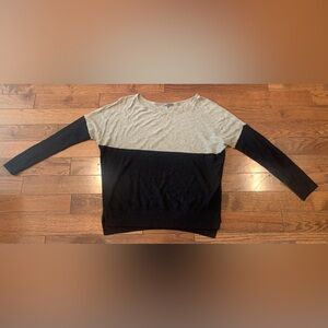 Vince. Black &‎ Beige Color Block Crew Neck Sweater